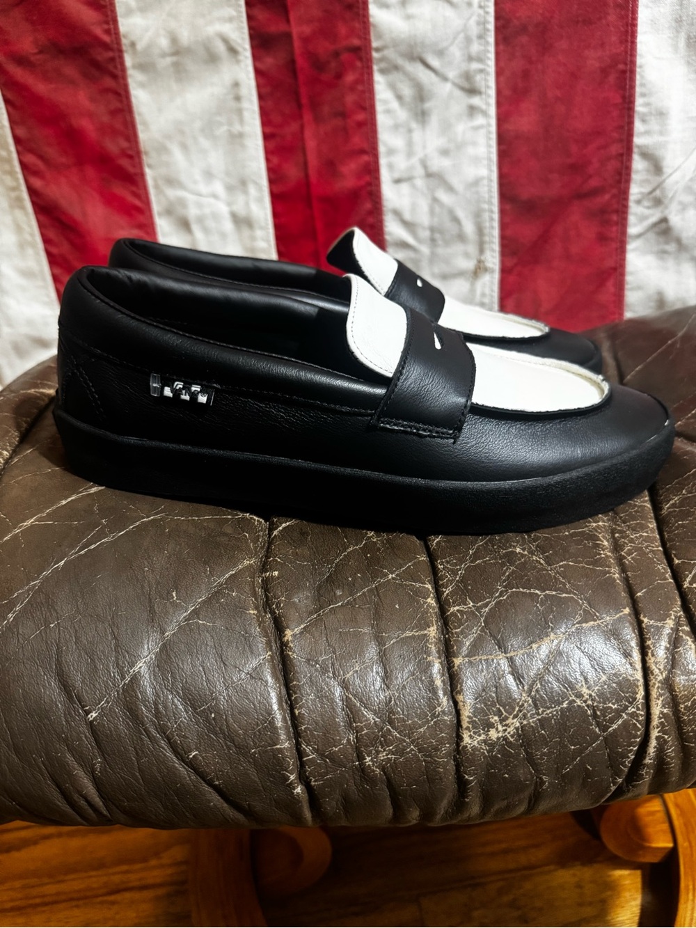 Vans Black and White Penny Loafers Men’s Slip-Ons - Picture 2 of 4